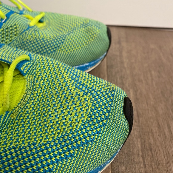 Mens Nike Flyknit Trainer - Picture 4 of 7